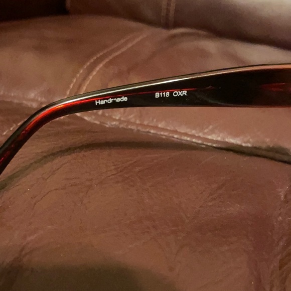 Black BCBG Max Azria sunglasses w/ red accents - Picture 10 of 16